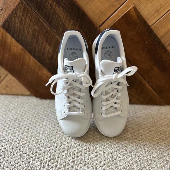 Adidas Stan Smith White and Navy Sneakers worn 1x 
Like new size 7 - Picture 4 of 5